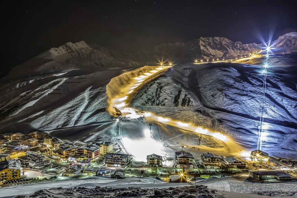 Das Schloessl Haiming Buitenkant foto